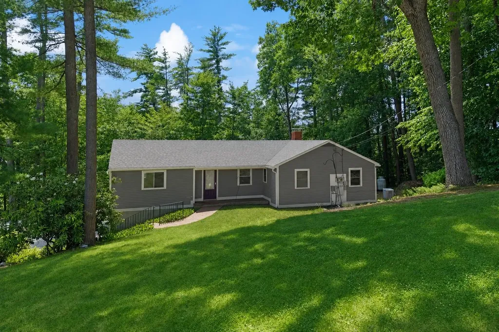 480 Woodlawn Ridge Road Pembroke NH 03275