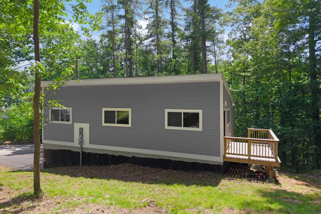 480 Woodlawn Ridge Road Pembroke NH 03275