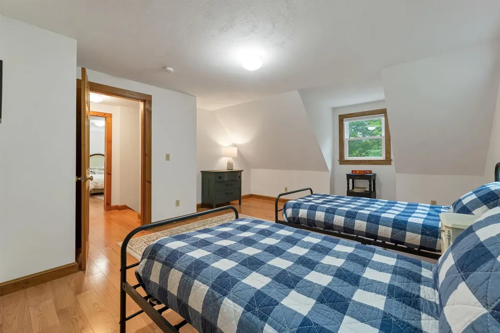 82 New Road Newmarket NH 03857