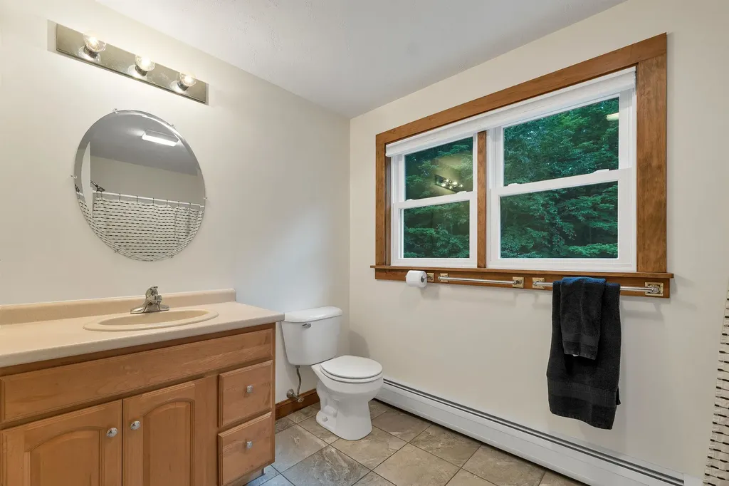 82 New Road Newmarket NH 03857