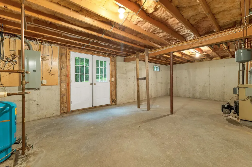 82 New Road Newmarket NH 03857