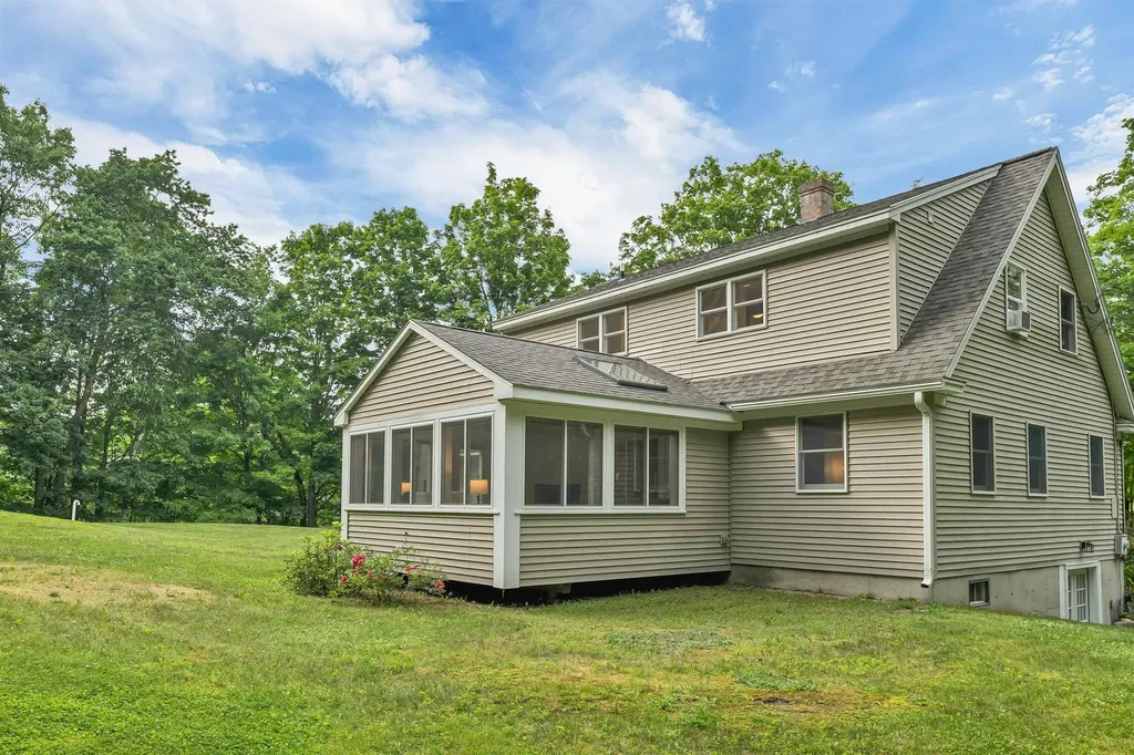 82 New Road Newmarket NH 03857