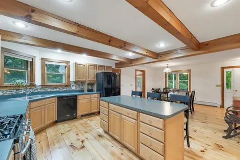 82 New Road Newmarket NH 03857