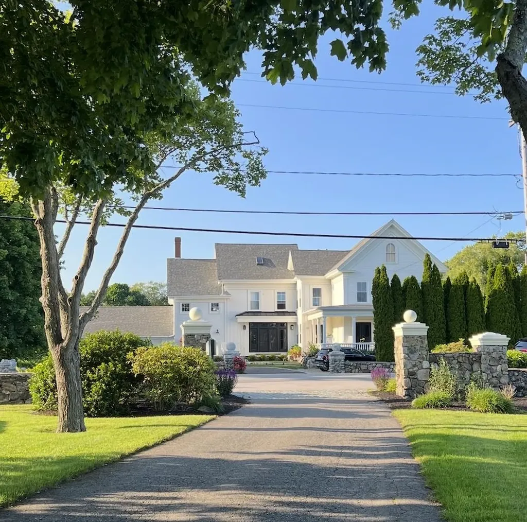 69 Atlantic Avenue North Hampton NH 03862