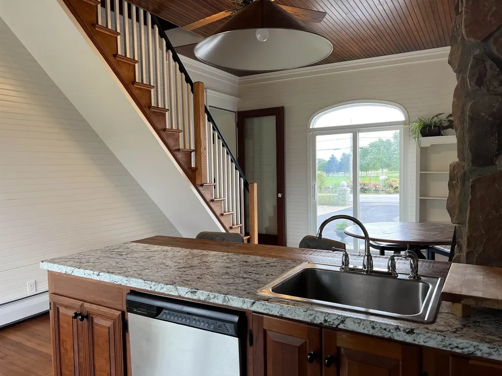 69 Atlantic Avenue North Hampton NH 03862