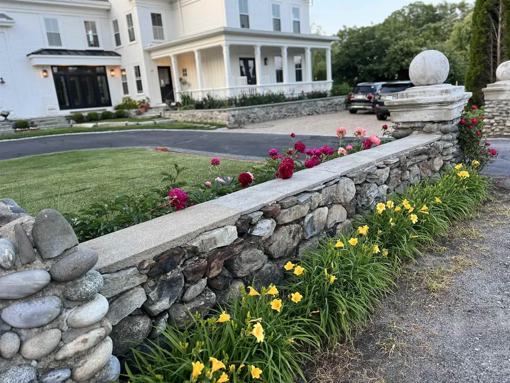 69 Atlantic Avenue North Hampton NH 03862