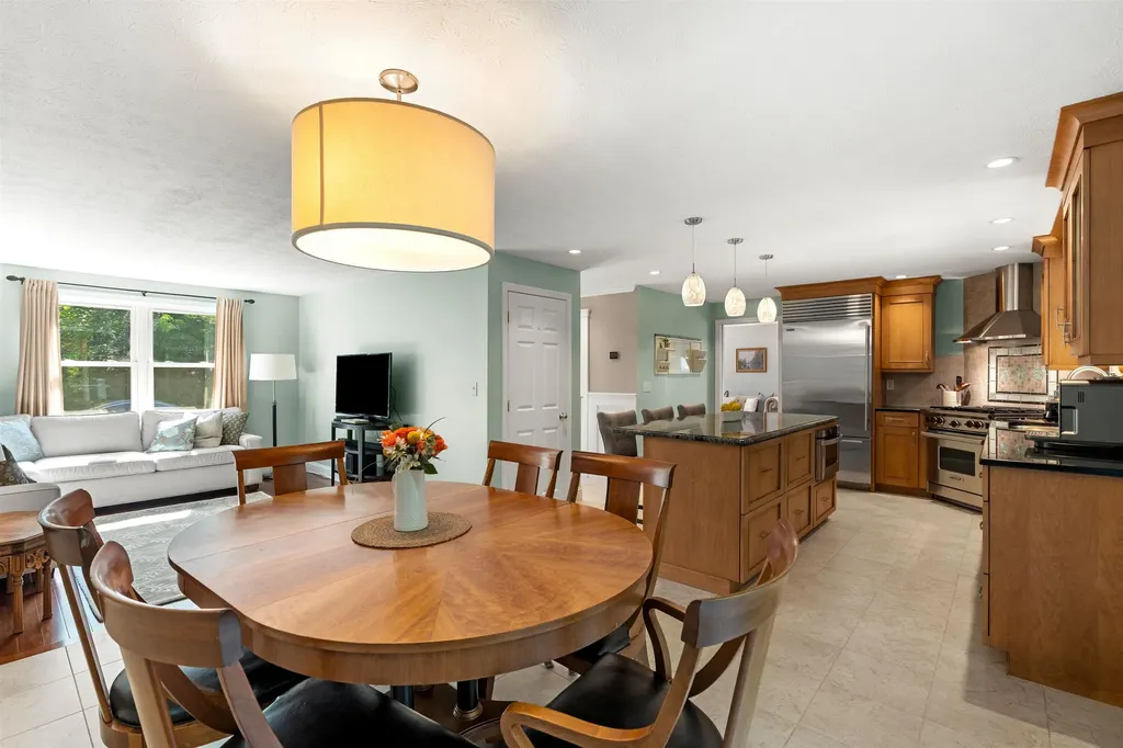 57 Middle Dunstable Road Nashua NH 03062