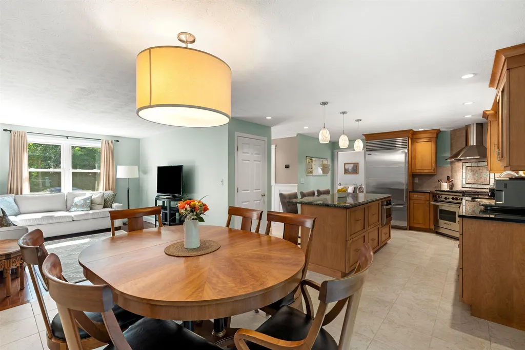 57 Middle Dunstable Road Nashua NH 03062