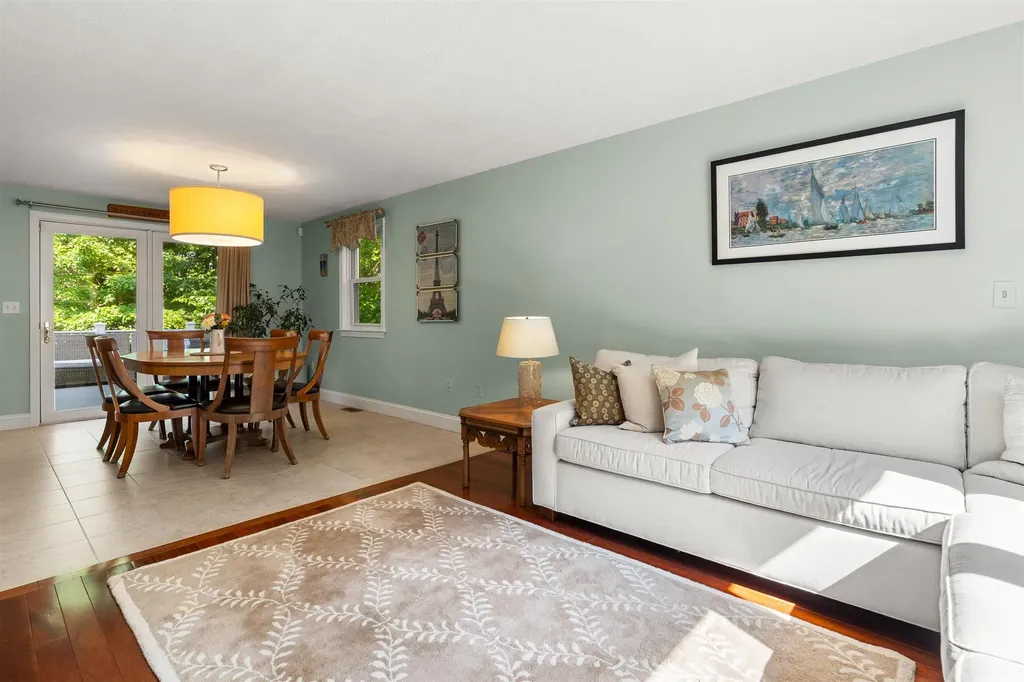57 Middle Dunstable Road Nashua NH 03062