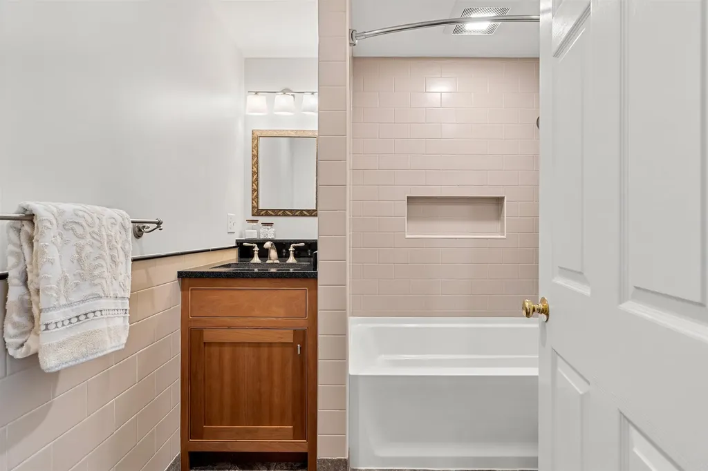 57 Middle Dunstable Road Nashua NH 03062