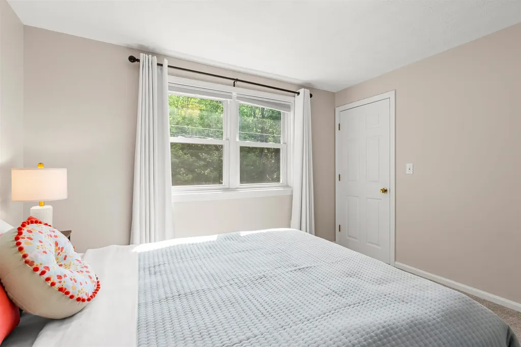 57 Middle Dunstable Road Nashua NH 03062