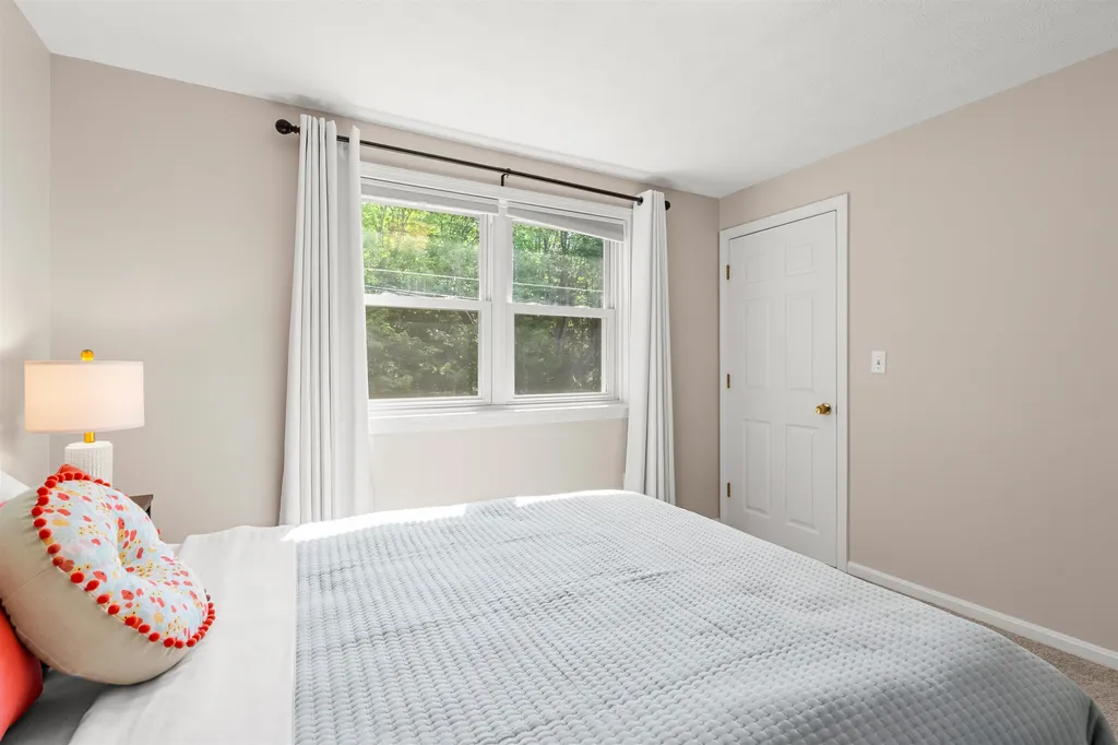 57 Middle Dunstable Road Nashua NH 03062