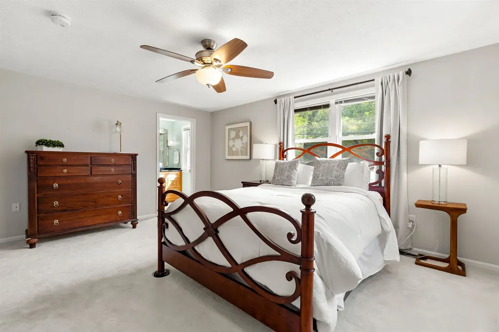 57 Middle Dunstable Road Nashua NH 03062
