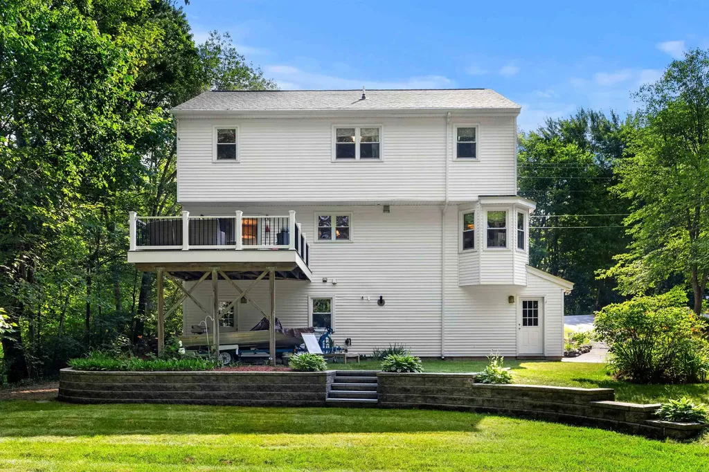 57 Middle Dunstable Road Nashua NH 03062