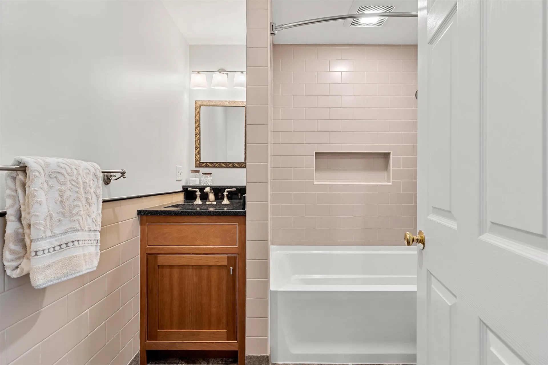 57 Middle Dunstable Road Nashua NH 03062