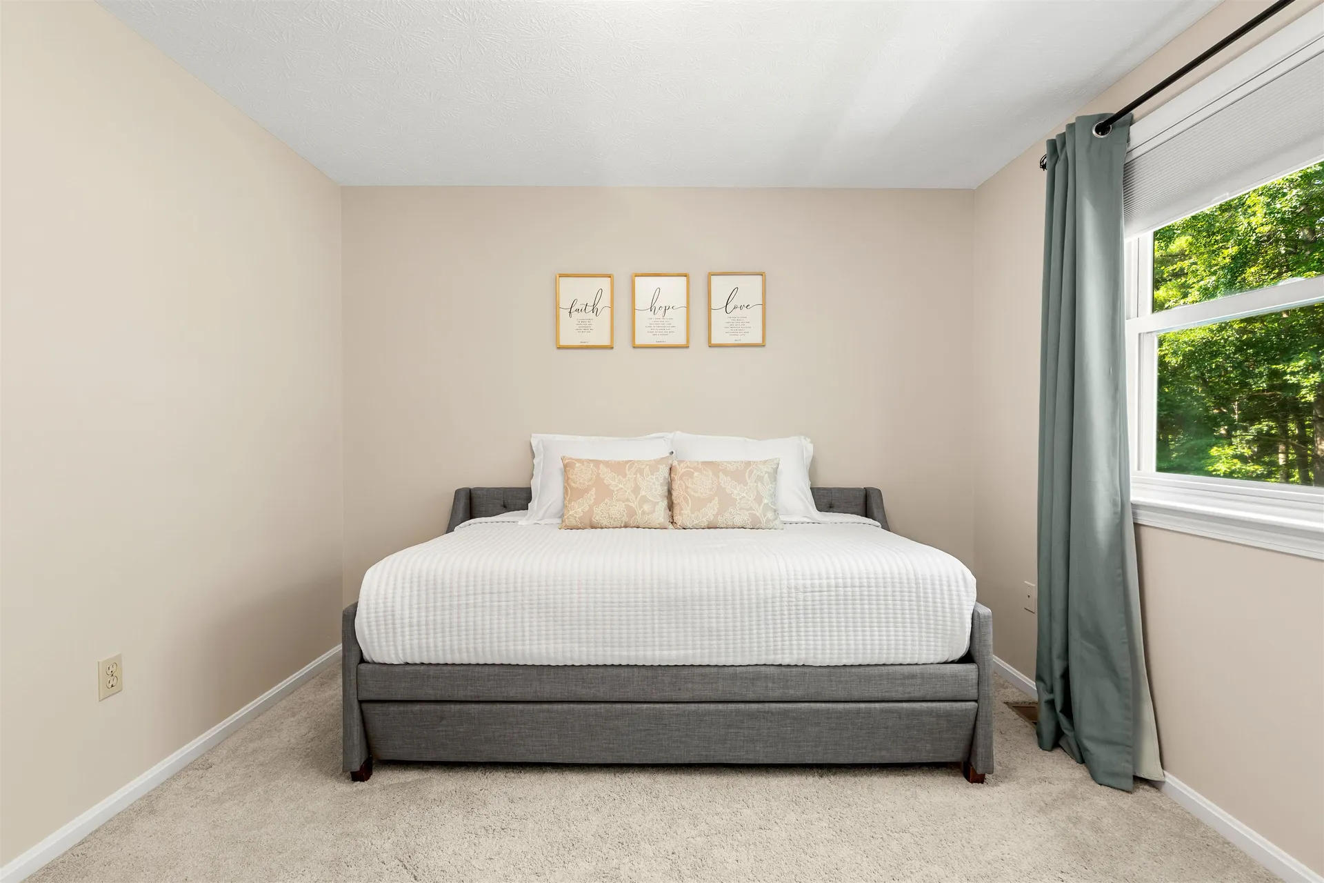 57 Middle Dunstable Road Nashua NH 03062