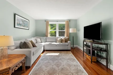 57 Middle Dunstable Road Nashua NH 03062