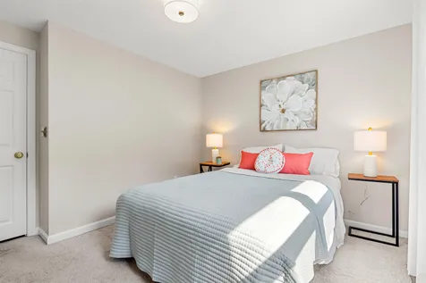 57 Middle Dunstable Road Nashua NH 03062