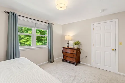 57 Middle Dunstable Road Nashua NH 03062
