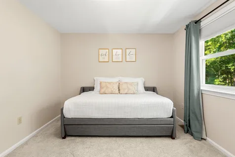 57 Middle Dunstable Road Nashua NH 03062