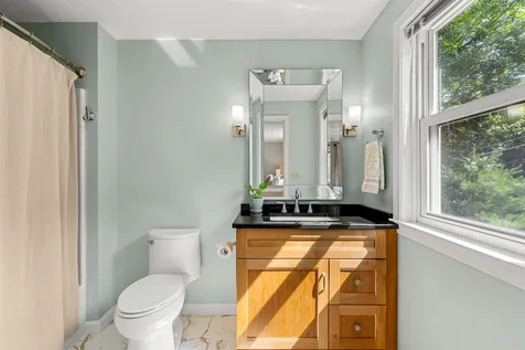 57 Middle Dunstable Road Nashua NH 03062