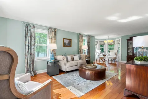 57 Middle Dunstable Road Nashua NH 03062