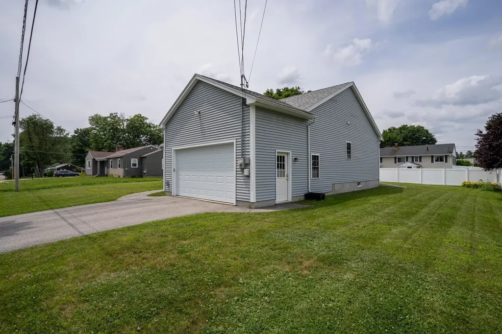 5 Nola Avenue Rochester NH 03867