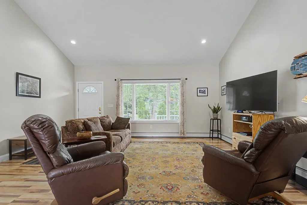 5 Nola Avenue Rochester NH 03867