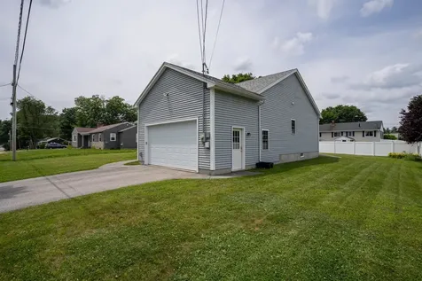 5 Nola Avenue Rochester NH 03867