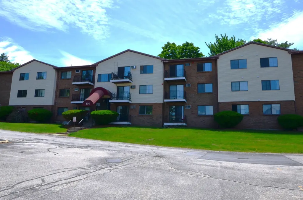 134 Mammoth Road Hooksett NH 03106-1178