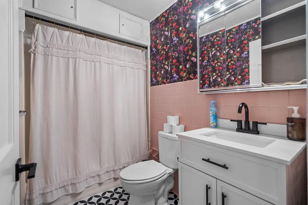 18 Warren Avenue Goffstown NH 03045