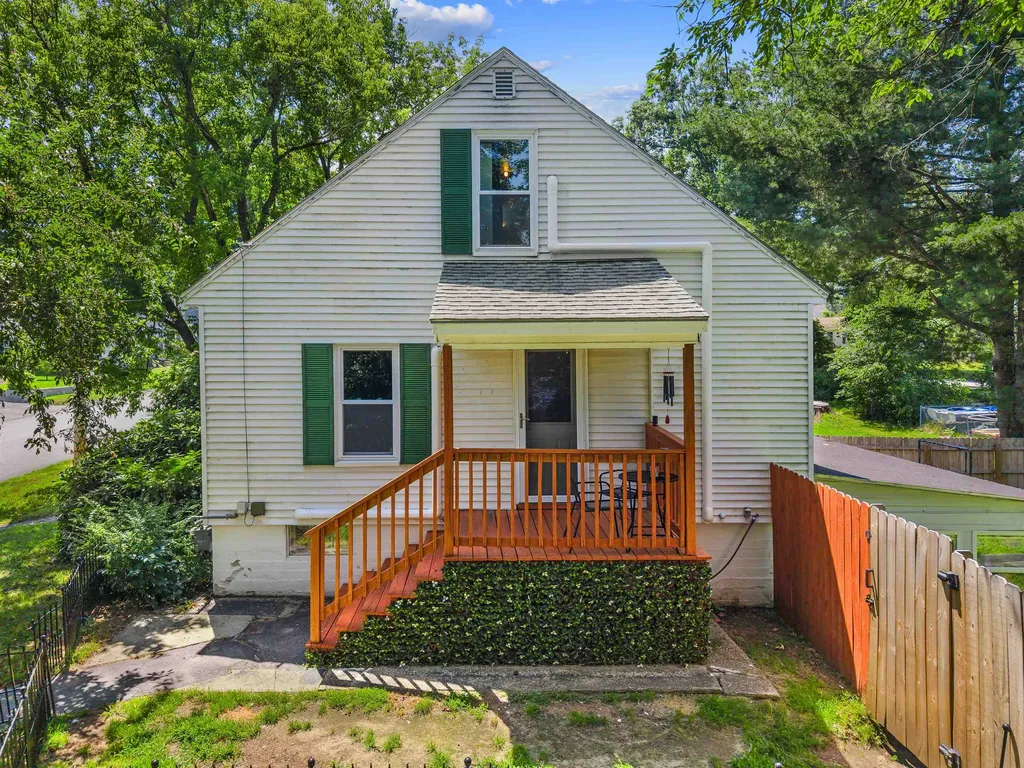 18 Warren Avenue Goffstown NH 03045