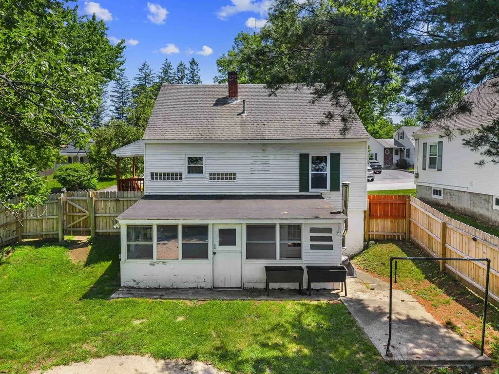 18 Warren Avenue Goffstown NH 03045