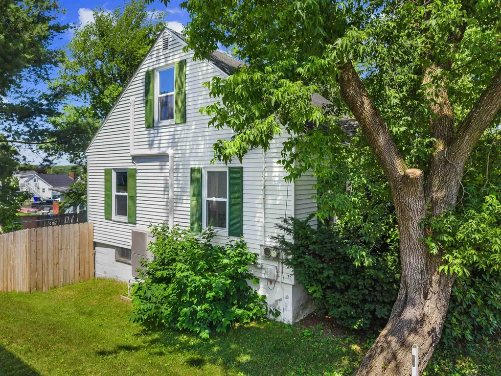 18 Warren Avenue Goffstown NH 03045