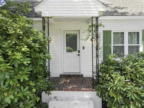 18 Warren Avenue Goffstown NH 03045