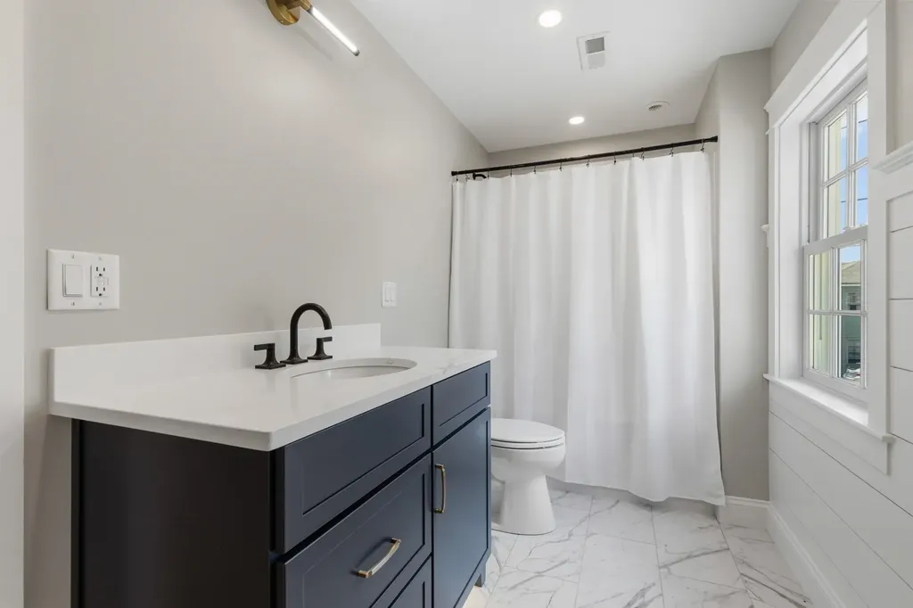 6 Dearborn Street Portsmouth NH 03801