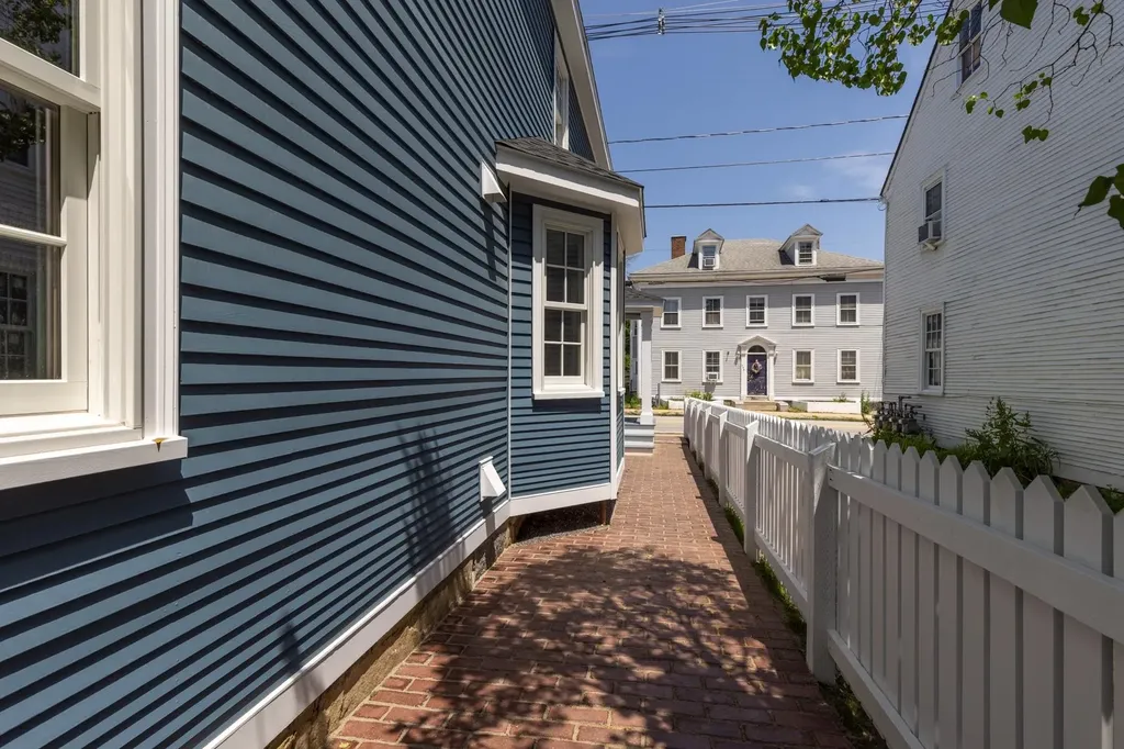 6 Dearborn Street Portsmouth NH 03801