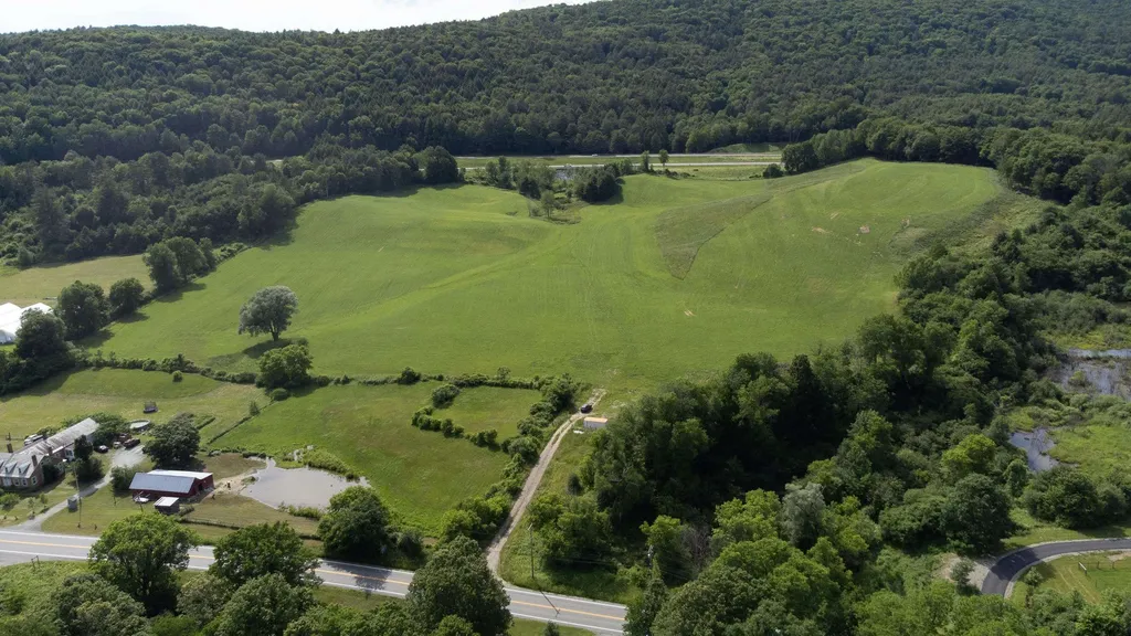 1 Us Route 5 Road Hartland VT 05048