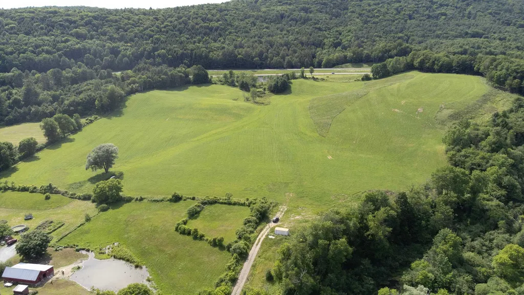 1 Us Route 5 Hartland VT 05048