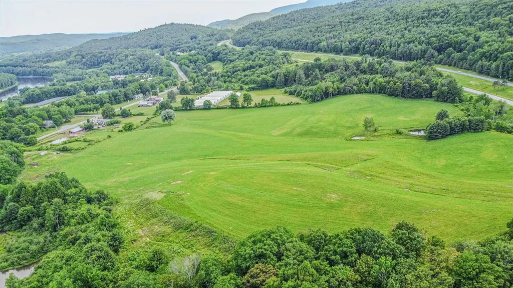 1 Us Route 5 Road Hartland VT 05048