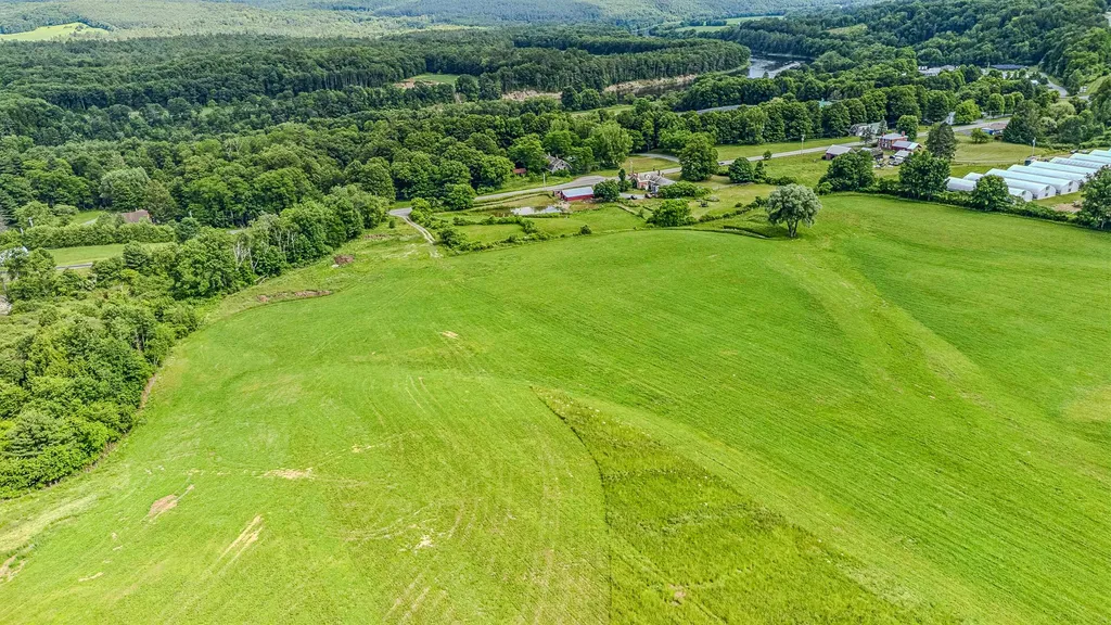 1 Us Route 5 Hartland VT 05048