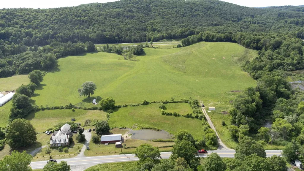 1 Us Route 5 Road Hartland VT 05048