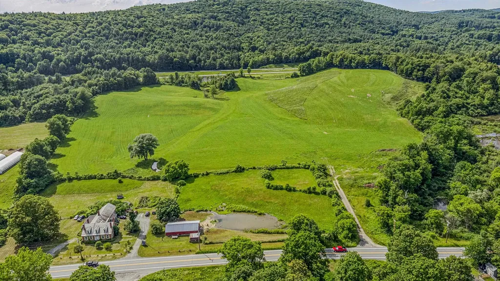 1 Us Route 5 Road Hartland VT 05048