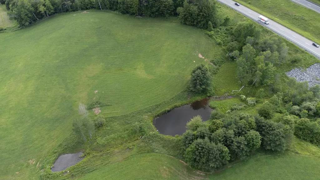 1 Us Route 5 Hartland VT 05048
