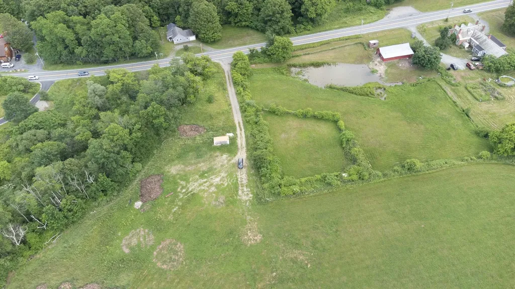1 Us Route 5 Road Hartland VT 05048