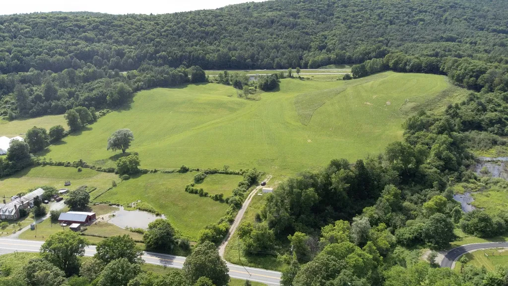 1 Us Route 5 Hartland VT 05048