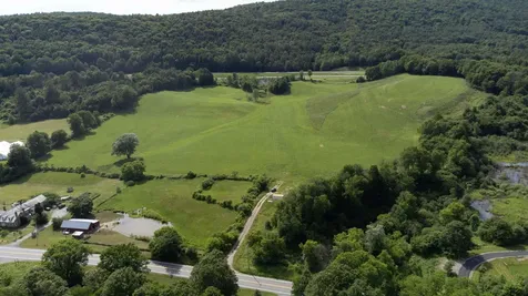 1 Us Route 5 Road Hartland VT 05048