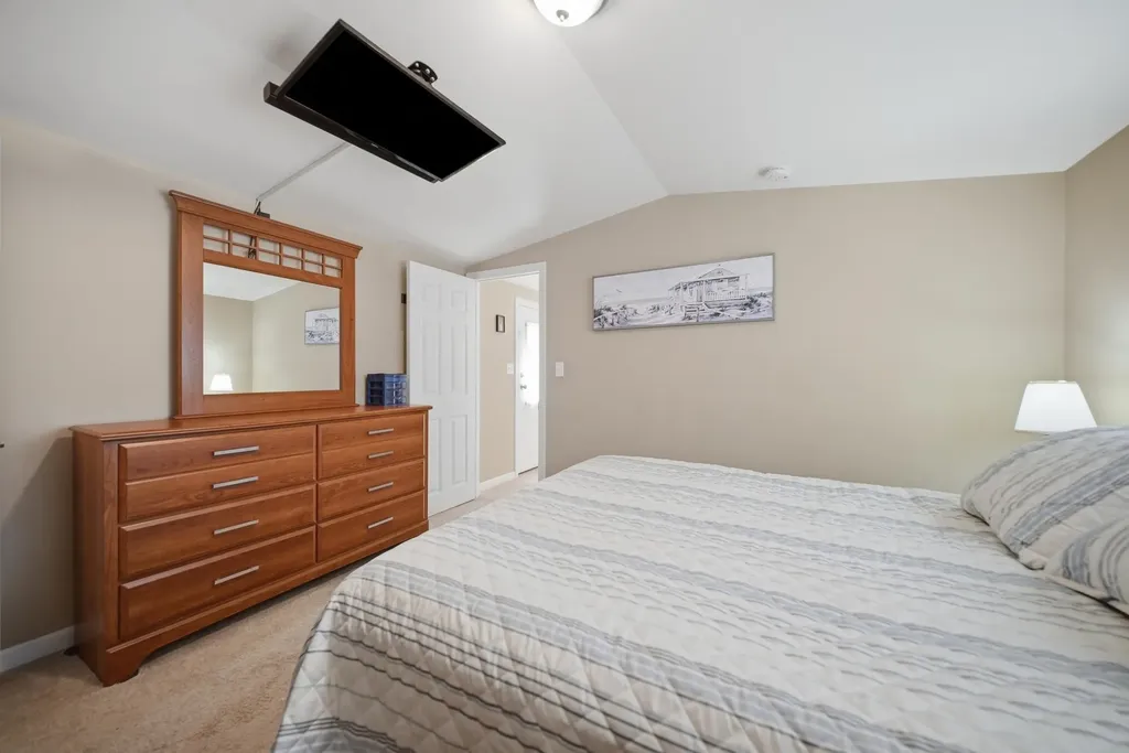 20 Black Forest Road North Hampton NH 03862