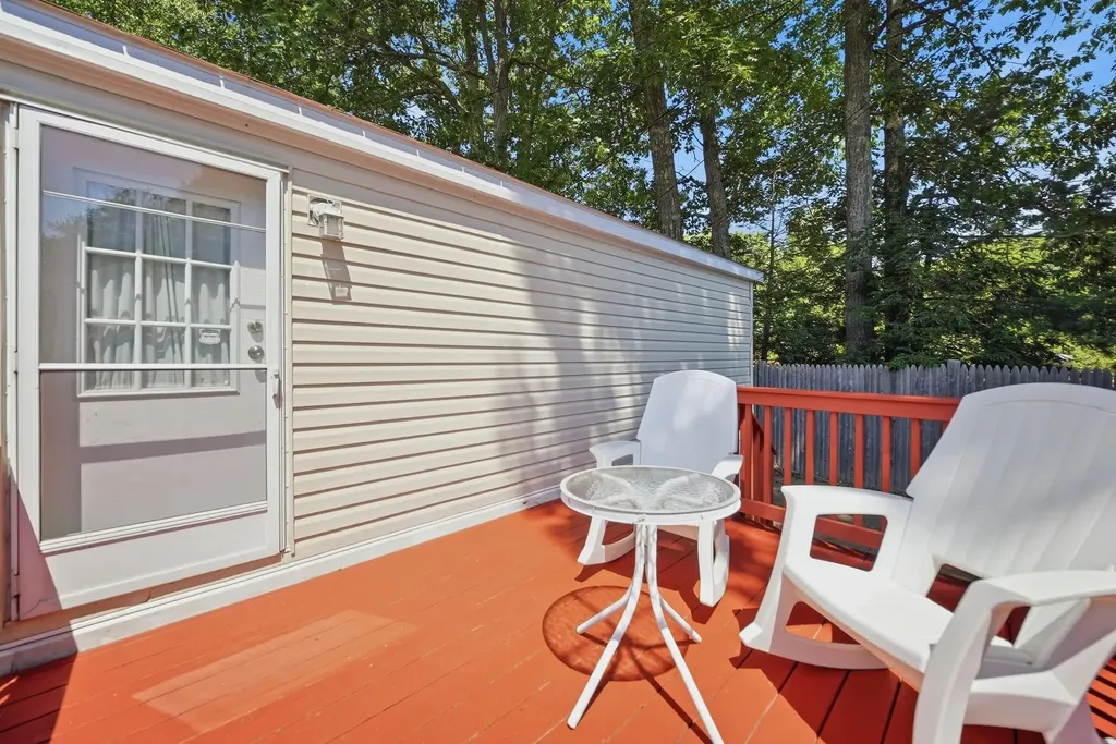 20 Black Forest Road North Hampton NH 03862