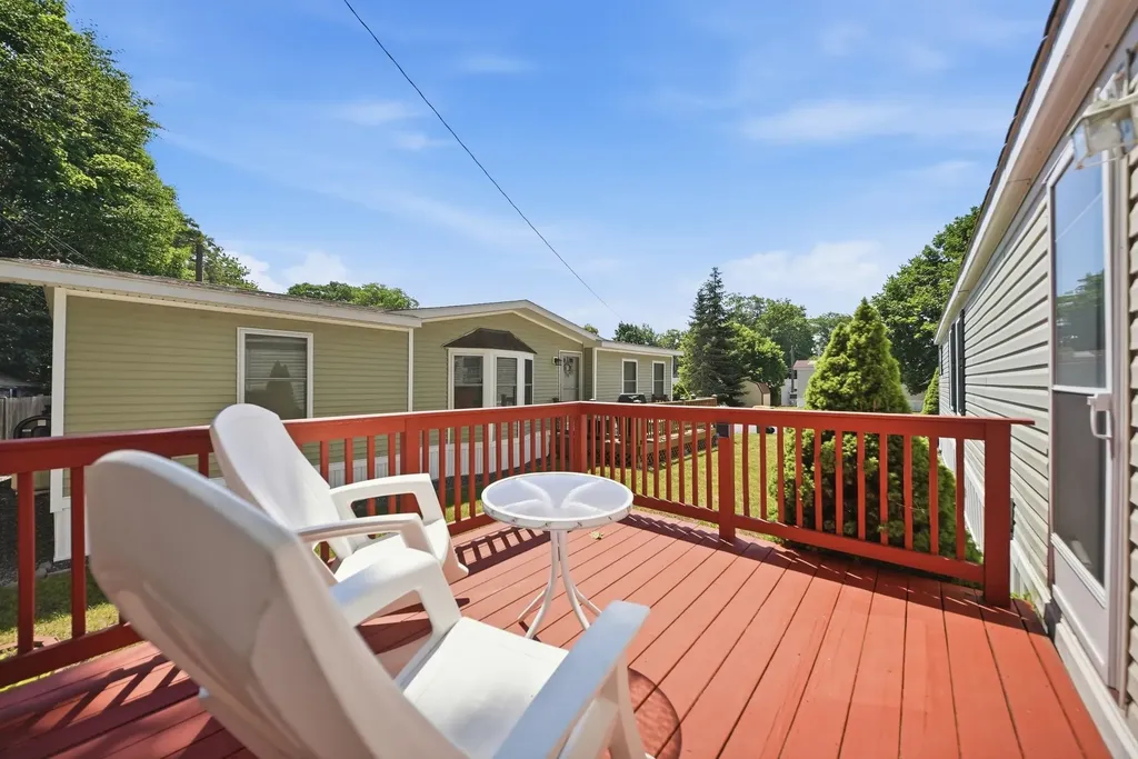 20 Black Forest Road North Hampton NH 03862